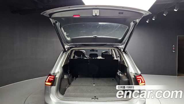 Volkswagen Tiguan 2020 — photo 26