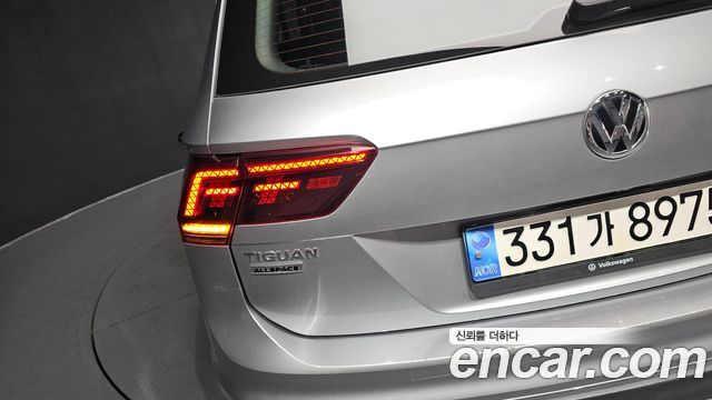Volkswagen Tiguan 2020 — photo 9