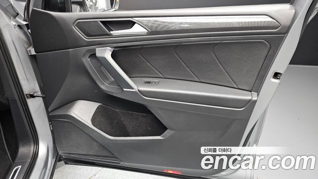 Volkswagen Tiguan 2020 — photo 14