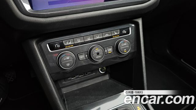 Volkswagen Tiguan 2020 — photo 29