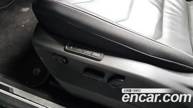 Volkswagen Tiguan 2020 — photo 31