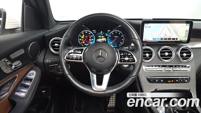 Mercedes-Benz GLC-Class 2023 — photo 18