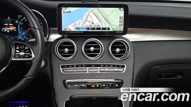Mercedes-Benz GLC-Class 2023 — photo 19