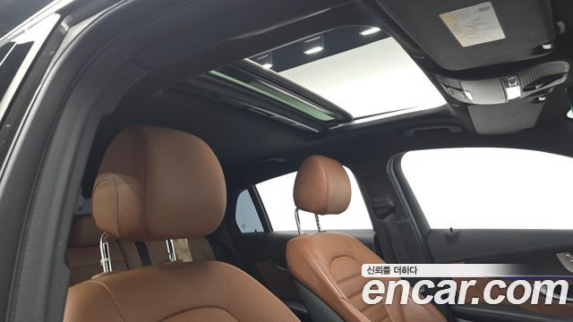 Mercedes-Benz GLC-Class 2023 — photo 23
