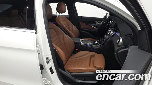 Mercedes-Benz GLC-Class 2023 — photo 16
