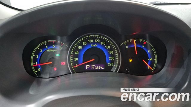 Kia Canival 2011 — photo 11