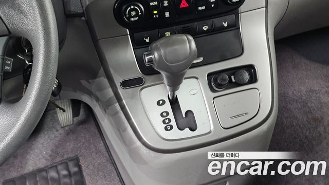 Kia Canival 2011 — photo 12