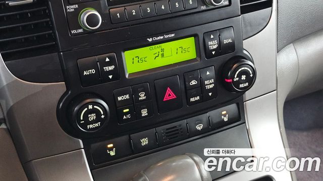 Kia Canival 2011 — photo 22