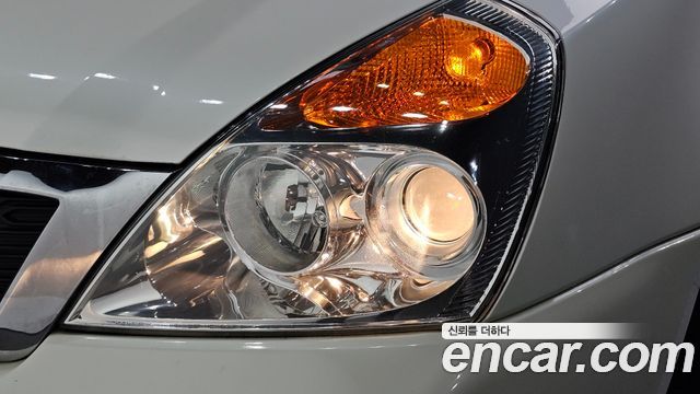 Kia Canival 2011 — photo 8