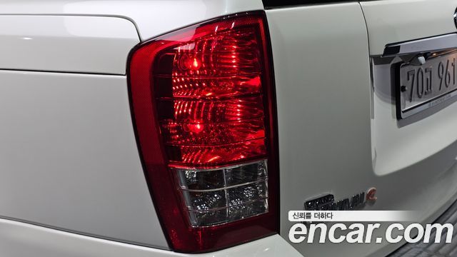 Kia Canival 2011 — photo 9