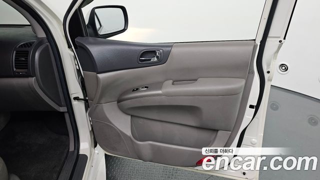 Kia Canival 2011 — photo 15