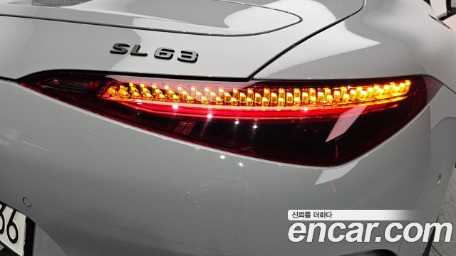 Mercedes-Benz SL-Class 2023 — photo 9