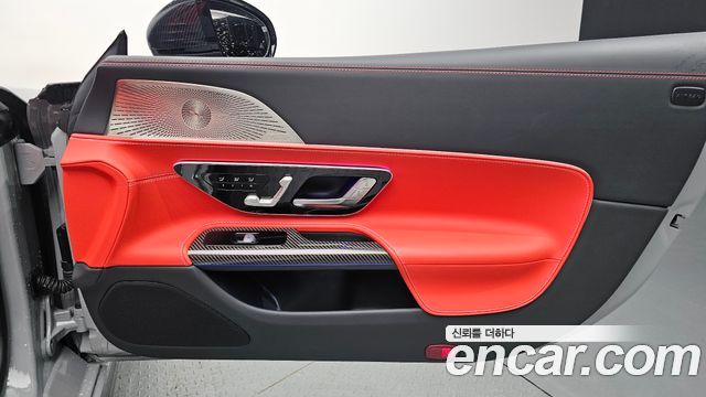 Mercedes-Benz SL-Class 2023 — photo 15
