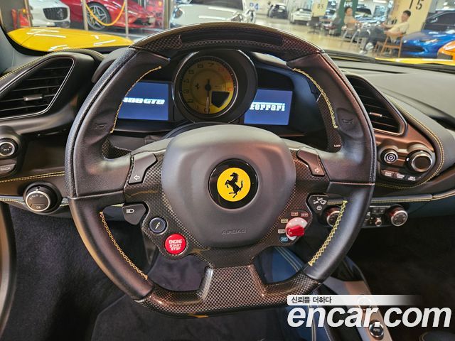 Ferrari 488 2018 — photo 9