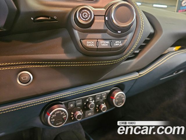 Ferrari 488 2018 — photo 13