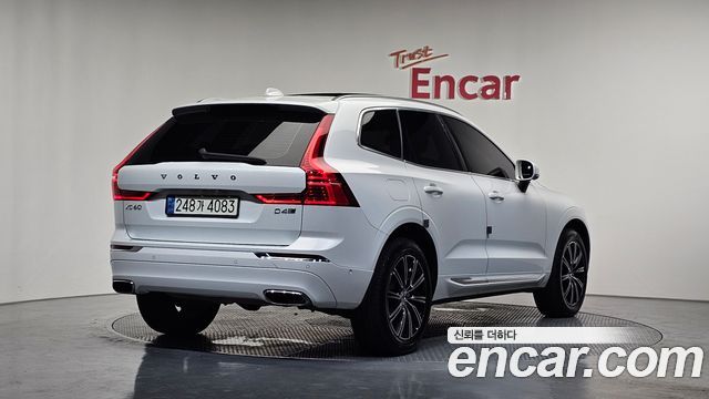 Volvo XC60 2018 — photo 2