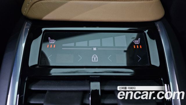 Volvo XC60 2018 — photo 15
