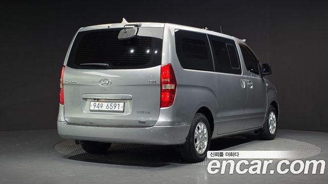 Hyundai Starex 2011 — photo 2