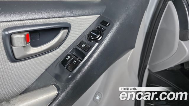 Hyundai Starex 2011 — photo 12