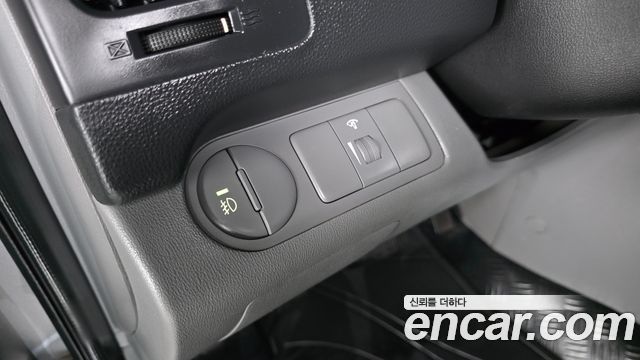Hyundai Starex 2011 — photo 13