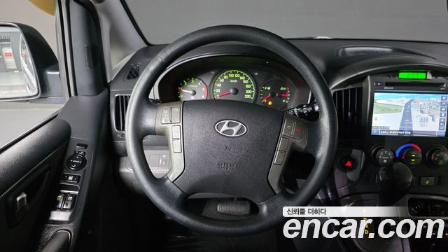 Hyundai Starex 2011 — photo 14