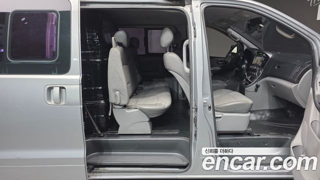 Hyundai Starex 2011 — photo 18