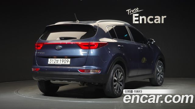 Kia Sportage 2018 — photo 2