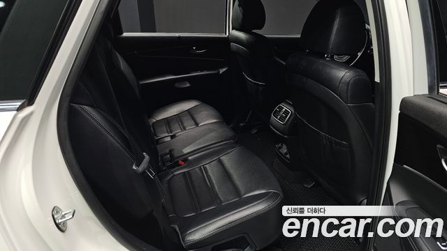 Kia Sorento 2018 — photo 11