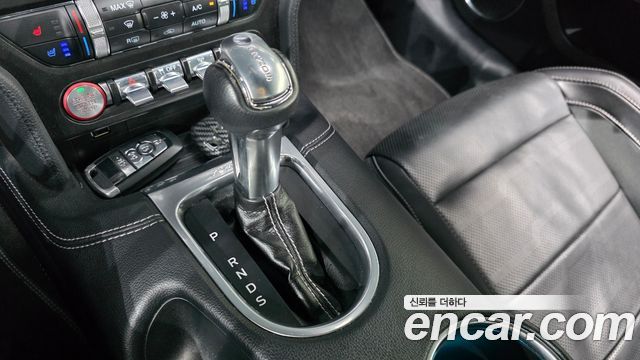 Ford Mustang 2019 — photo 12