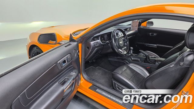 Ford Mustang 2019 — photo 13