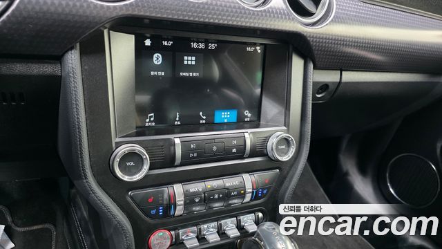 Ford Mustang 2019 — photo 21