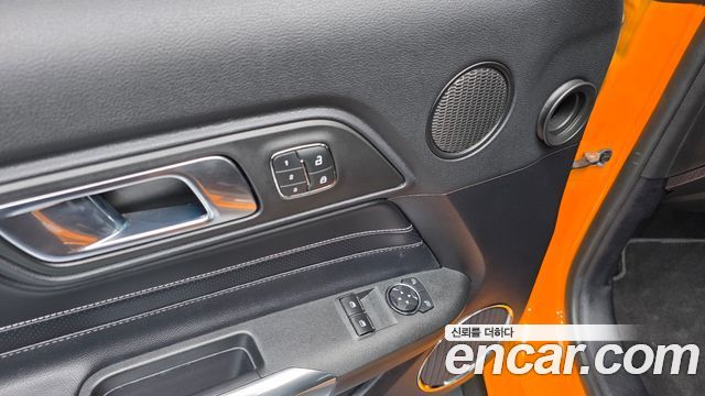 Ford Mustang 2019 — photo 25