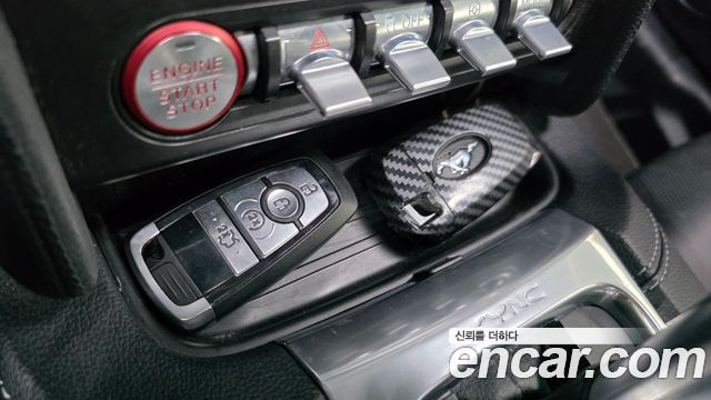 Ford Mustang 2019 — photo 30