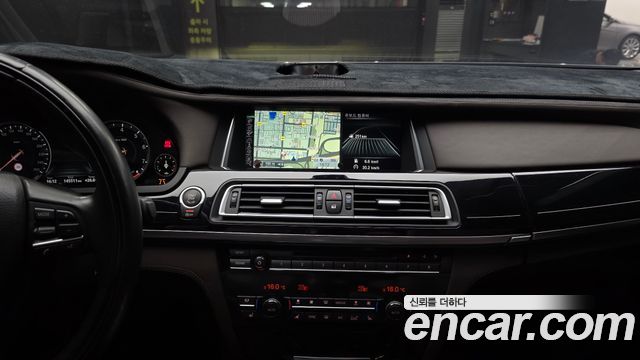 BMW 7-Series 2015 — photo 15