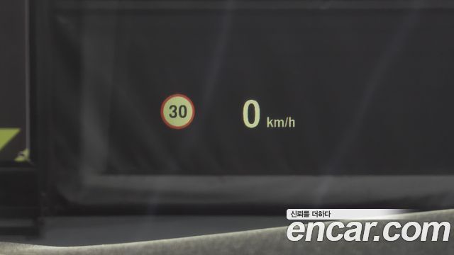 BMW 7-Series 2015 — photo 18