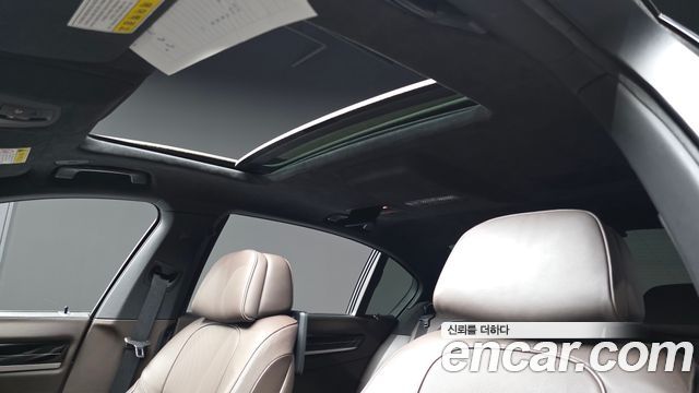 BMW 7-Series 2015 — photo 19