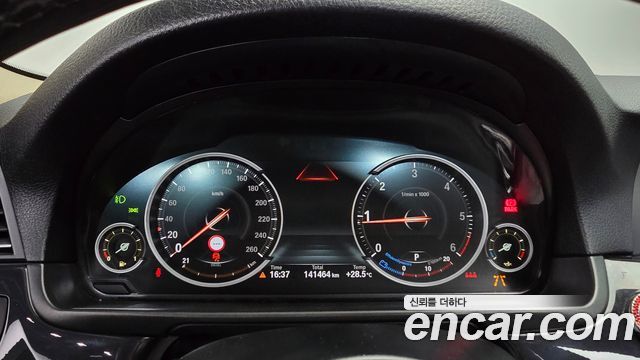 BMW 5-Series 2016 — photo 8