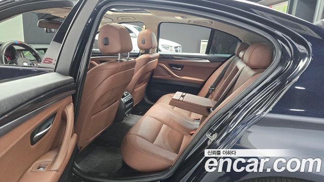 BMW 5-Series 2016 — photo 12