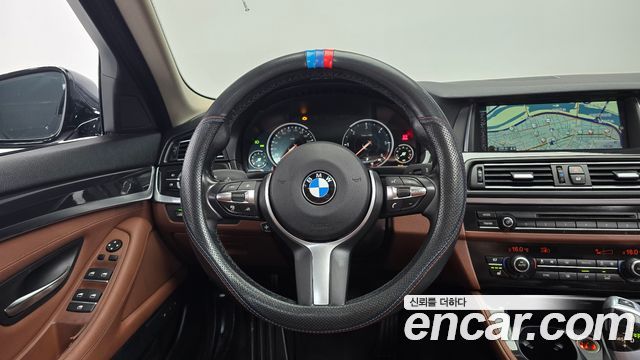 BMW 5-Series 2016 — photo 13