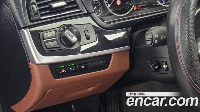 BMW 5-Series 2016 — photo 14