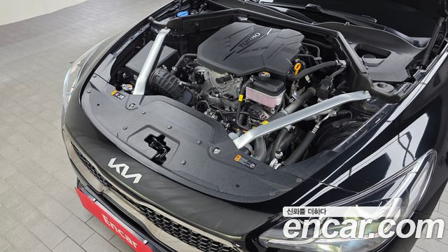 Kia Stinger 2023 — photo 6