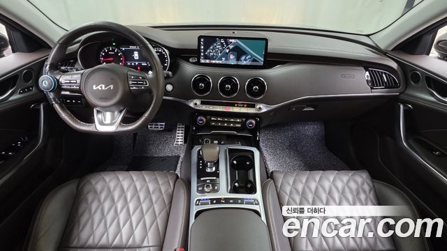 Kia Stinger 2023 — photo 10