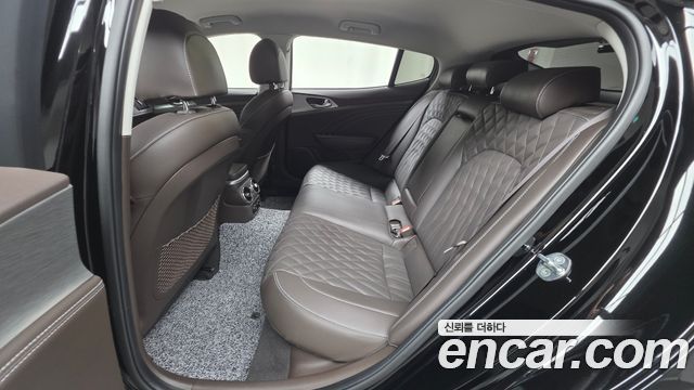 Kia Stinger 2023 — photo 18