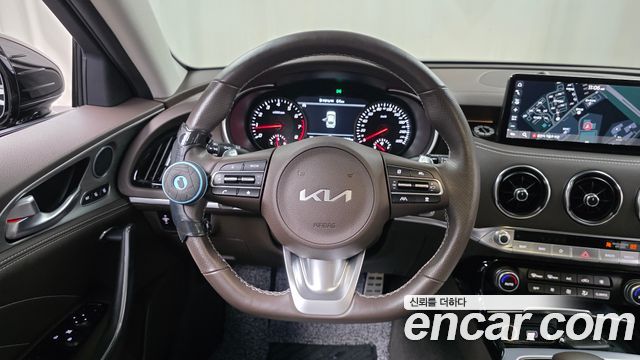 Kia Stinger 2023 — photo 20