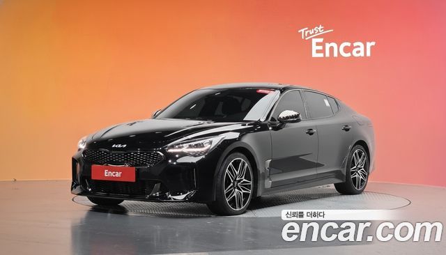 Kia Stinger 2023 — photo 1