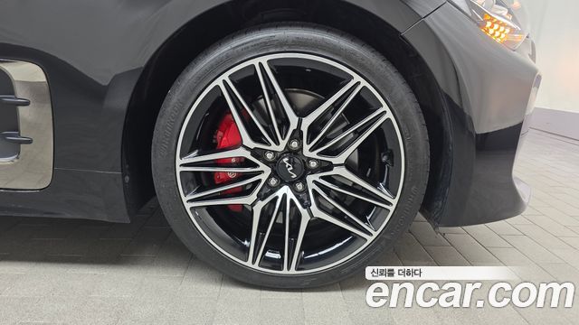 Kia Stinger 2023 — photo 7