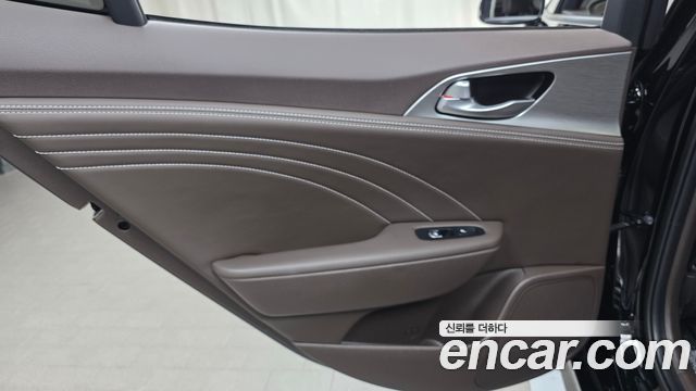Kia Stinger 2023 — photo 15
