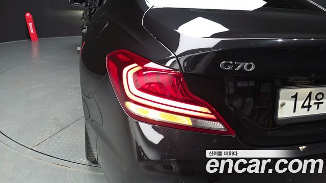 Genesis G70 2019 — photo 9