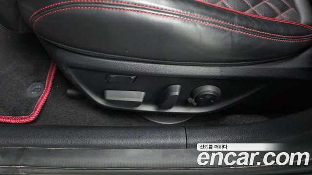 Genesis G70 2019 — photo 32