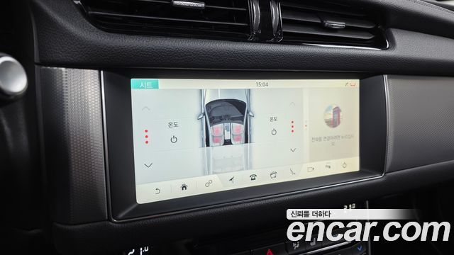 Jaguar XF 2018 — photo 21